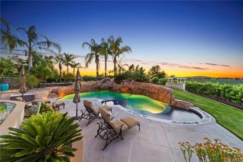 Tv-404 Endless Vineyard Views