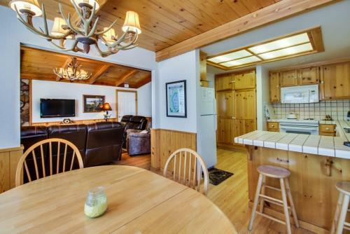 Exceptional Vacation Home In Tahoe Vista Home