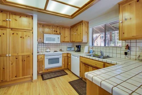 Exceptional Vacation Home In Tahoe Vista Home