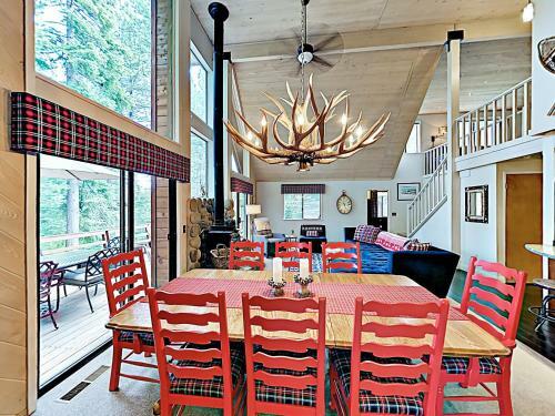New Listing! Modern Cabin With Pool & Private Garage Home