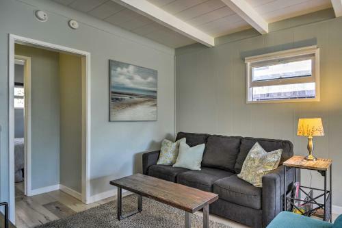 Remodeled Ventura Beach Home With Yard And Fire Pit!