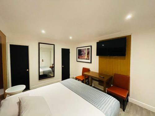 Hotel Casa Blanca Inn & Suites