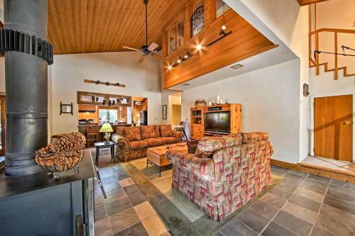 Wrightwood House With Fire Pit - Hike And Ski Nearby!