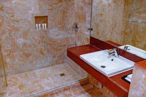Hotel Crown Regency Beach Resort