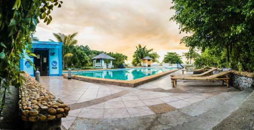 Hotel Thresher Cove Resort