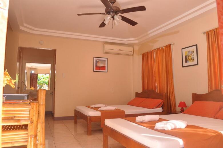 Hotel Slam's Garden Resort