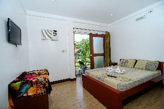 Hotel Reddoorz Plus @ Secret Garden Boracay