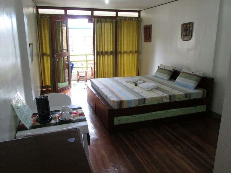 Hotel Reddoorz Plus @ Secret Garden Boracay