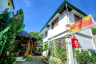 Hotel Reddoorz Plus @ Secret Garden Boracay