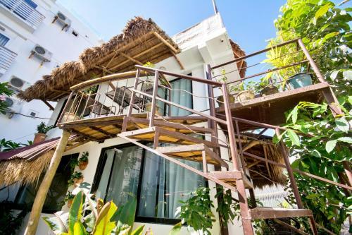 Niu Ohana East Bay Apartments