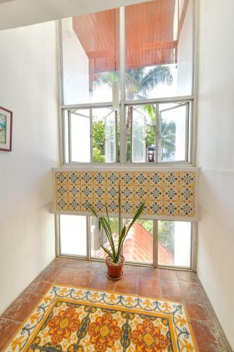 Hostal Hey Jude Resort Hotel