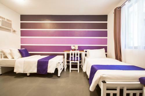 Hostal 8 Colors Beach House Resort