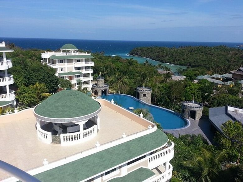 Lingganay Boracay Hotel Resort