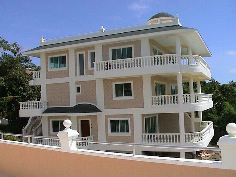 Lingganay Boracay Hotel Resort