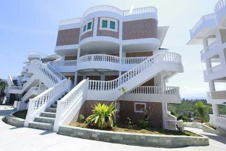 Lingganay Boracay Hotel Resort