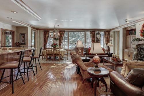 Apartamento Gorgeous Corner 3br- Ski In Out Access And 3 Decks! Condo