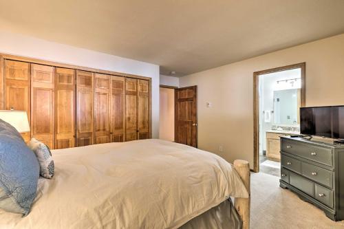Upscale House On Eaglevail Golf Course With Hot Tub!