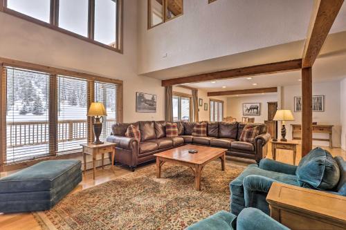 Upscale House On Eaglevail Golf Course With Hot Tub!