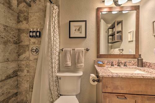 Modern Mountain Escape On Golf Course With Hot Tub!