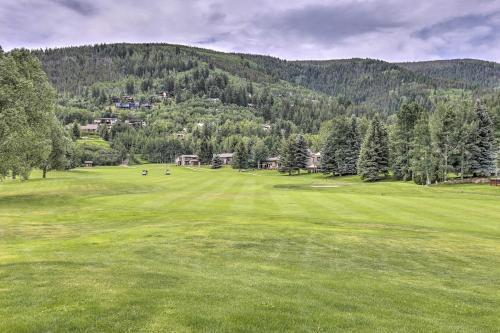 Modern Mountain Escape On Golf Course With Hot Tub!