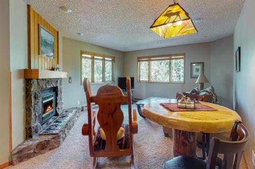 Woods Manor 101a
