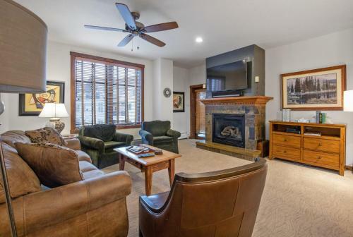 2 Bdr Main St Station Condo - All The Amenities