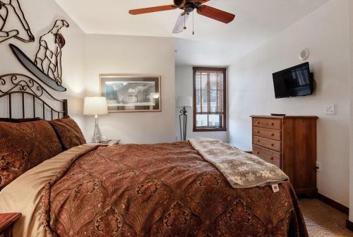 2 Bdr Main St Station Condo - All The Amenities