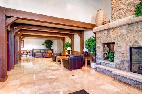 Lodge At Highland Greens 208