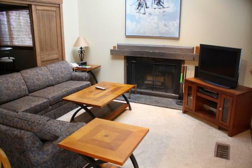 Mill Run #12 - 4 Bedroom / 3 Bath - Beautiful Remodel - Shuttle To Town