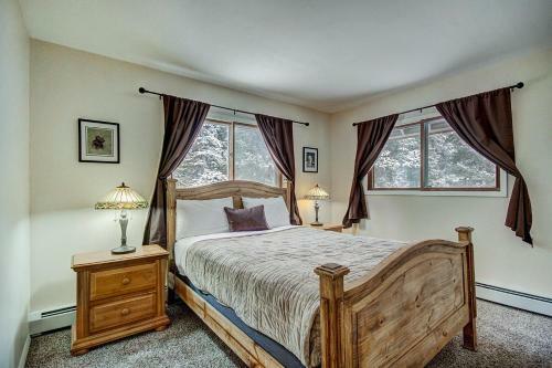 Lazy Dog Lodge Home