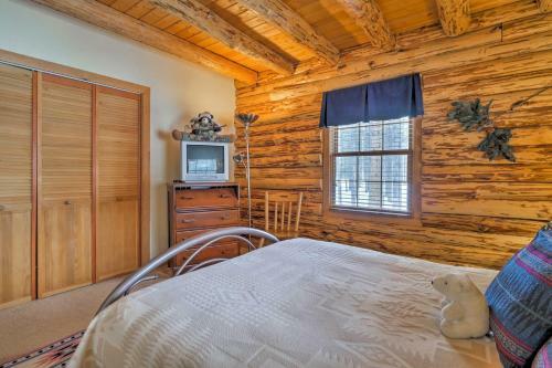 Quintessential Breckenridge Cabin With Hot Tub!