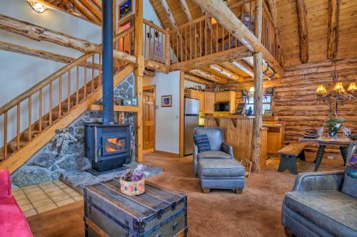 Quintessential Breckenridge Cabin With Hot Tub!