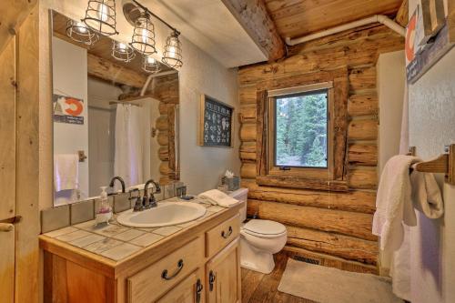 Cozy Peak-a-blue Cabin With Deck, 8 Mi From Gondola