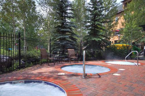 Main Street Junction 11 Townhouse