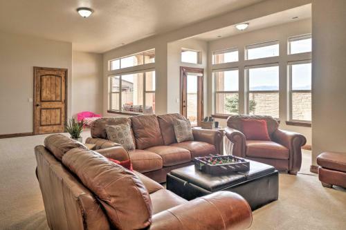 Idyllic Colorado Springs Escape With Pikes Peak Views