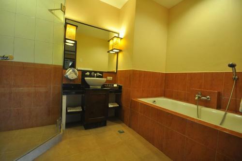 Hotel Boracay Ocean Club Beach Resort