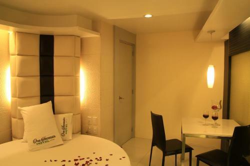 One Serenata Hotel Bacoor