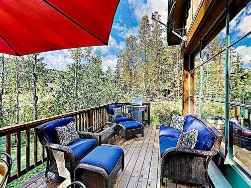 New Listing! Alpine Getaway With Deck, Near Skiing Home