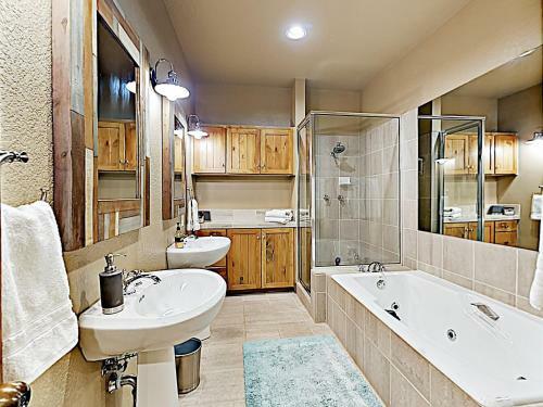 New Listing! Alpine Getaway With Deck, Near Skiing Home