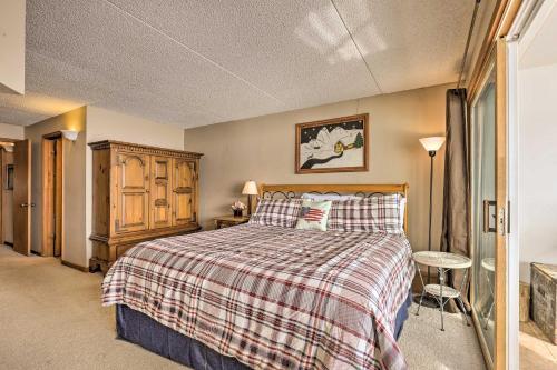 Apartamento Lakefront Retreat With Panoramic Mountain Views
