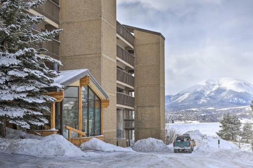 Apartamento Lakefront Retreat With Panoramic Mountain Views