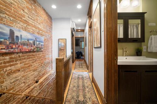 5 Star Cap Hill 3br Patio Garage & Walk Downtown