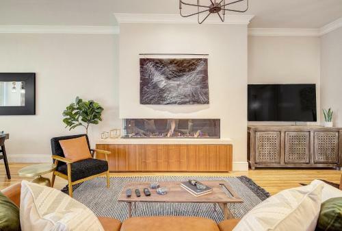 Luxe Family Getaway Pool Table & Arcade Sleeps 12