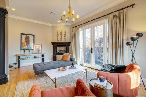 Luxe Family Getaway Pool Table & Arcade Sleeps 12