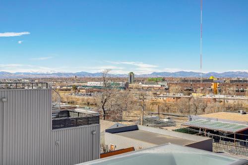 Amazingly Sleek Rino Pad - Stunning Mountain Views