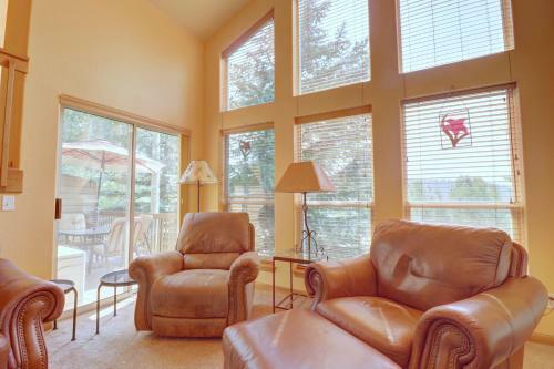 75 Corinthian 3br 3ba Spacious Layout, Private Garage Townhouse