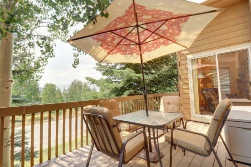 75 Corinthian 3br 3ba Spacious Layout, Private Garage Townhouse