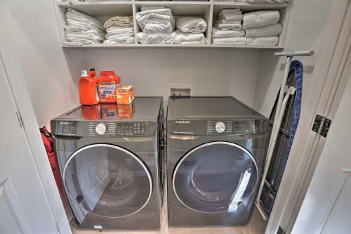 Townhome With Rooftop Deck Walk To Mile High!