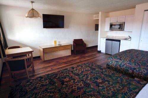 Hotel Spanish Trails Inn And Suites