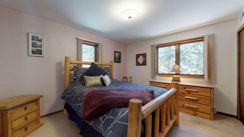 2 Bed 2 Bath Vacation Home In Estes Park